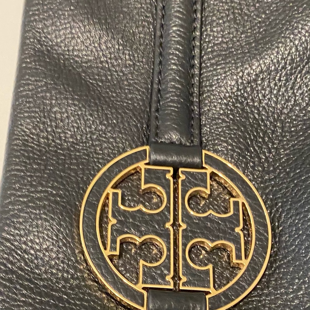 Beautiful, very useful handbag. TORY BURCH